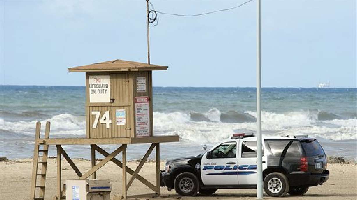 Woman loses arm in shark attack off Maui