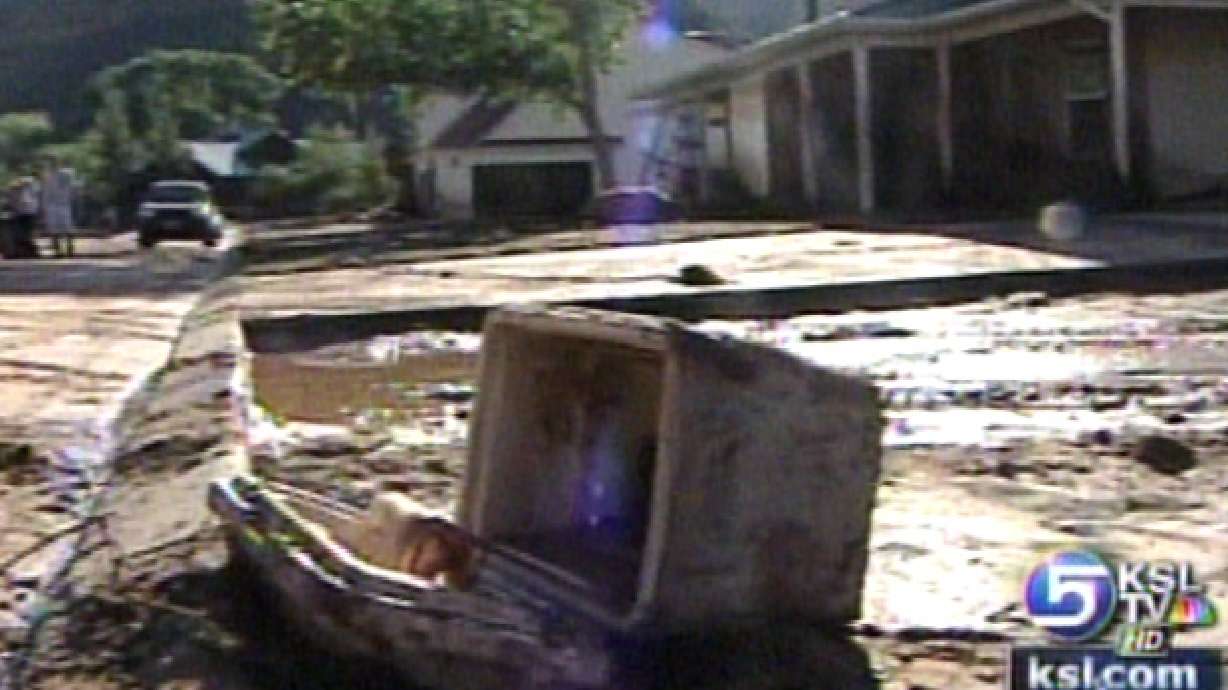 Flood Cleanup Begins in Southern Utah