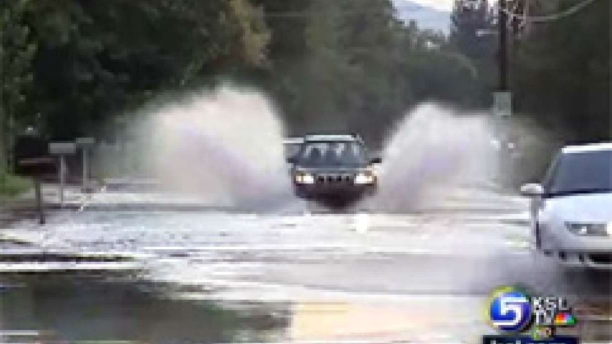 Rain Floods the Streets in Murray