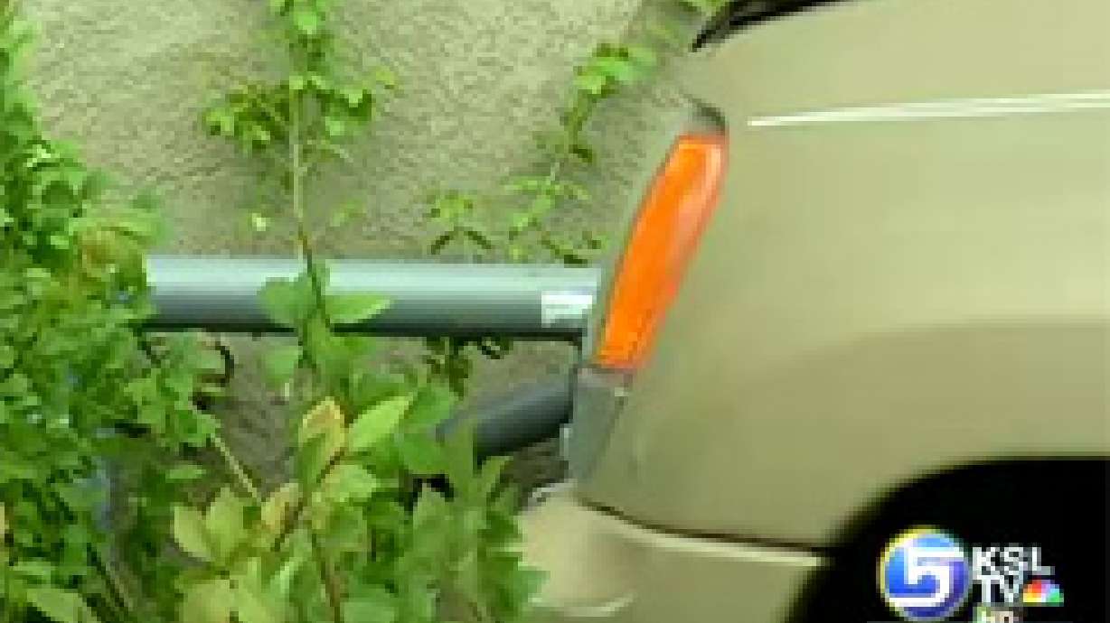 Car Wreck Causes Gas Leak