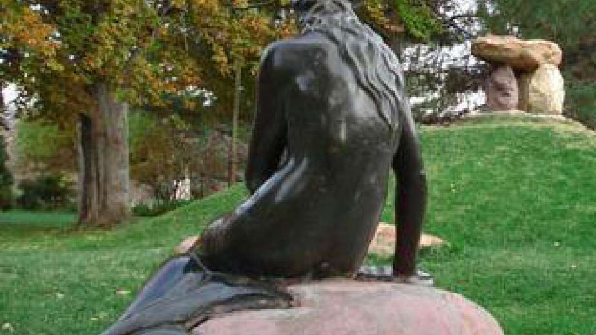 Group raising reward money to help find statue