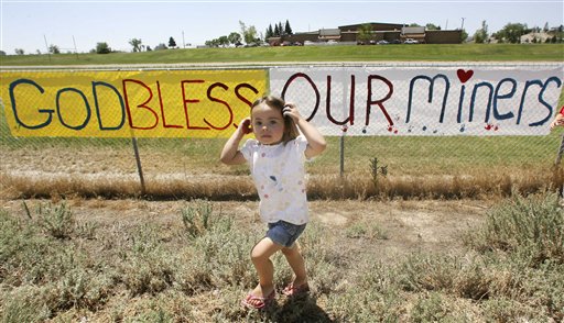 Religious Communities Offer Prayers for Trapped Miners