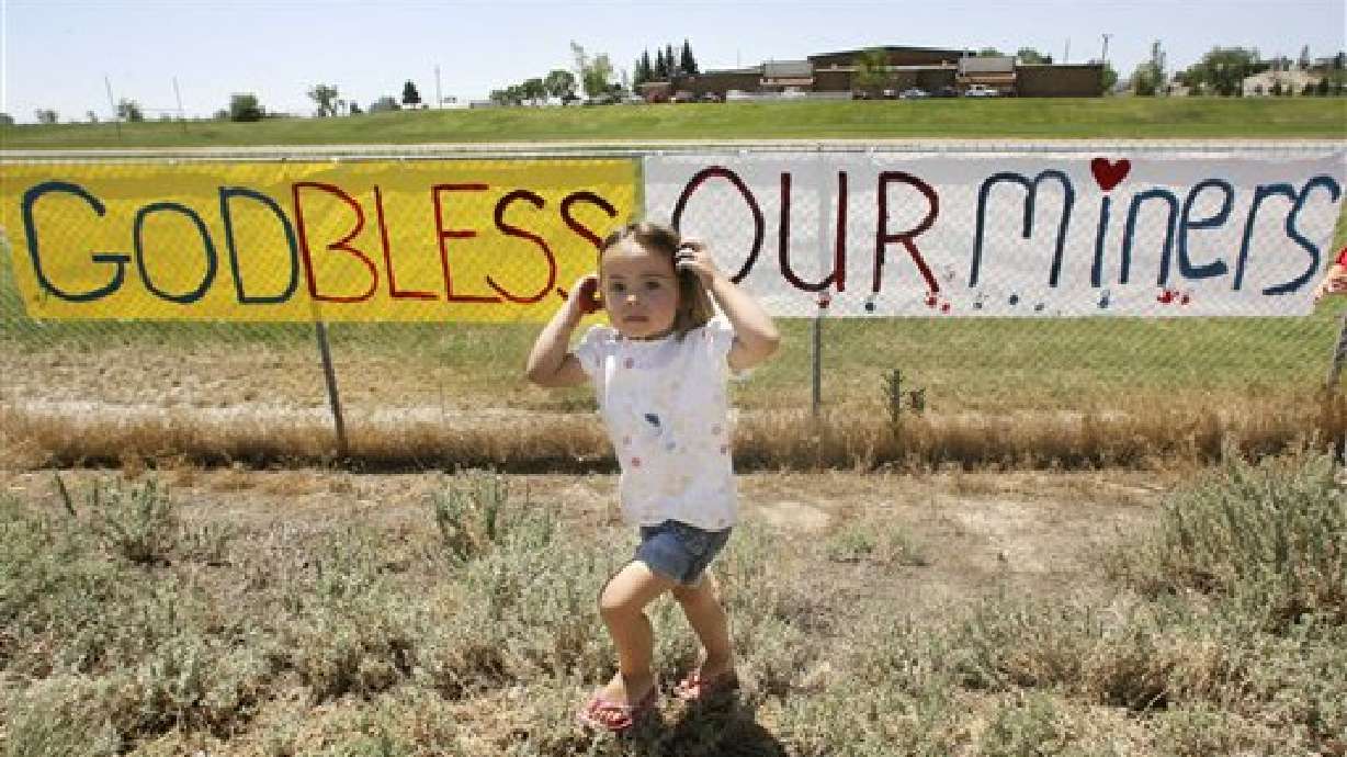 Religious Communities Offer Prayers for Trapped Miners