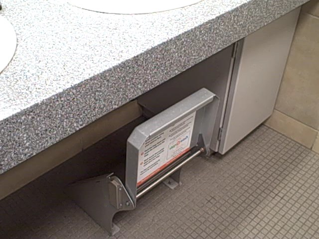 New tool helps kids wash hands in public restroom