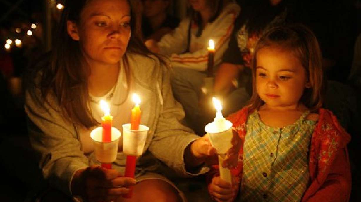 Candlelight Vigil Held for Trapped Miners