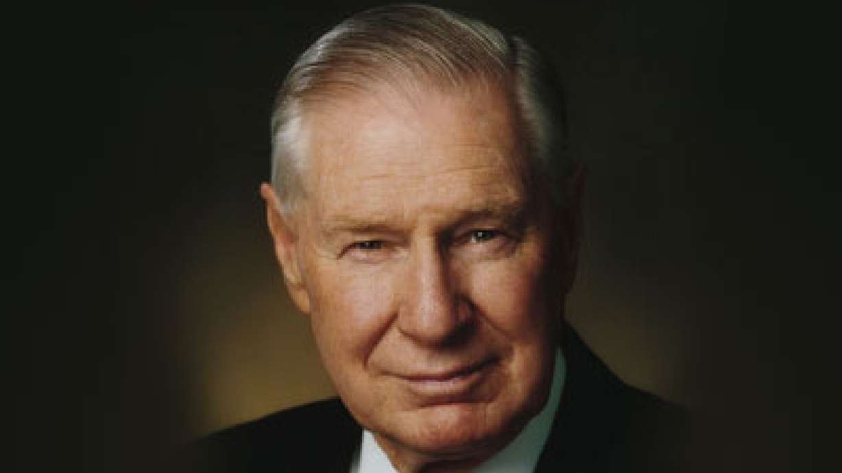 Church Leaders and Family Bid Farewell to President James E. Faust