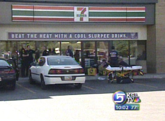 Man Arrives at 7-11 with Stab Wounds