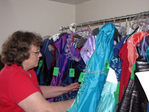 Utah retailers: Modesty and prom gowns don't have to clash