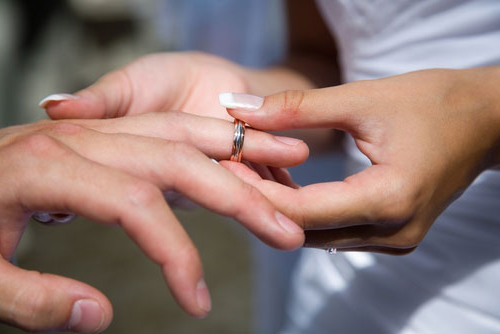 Some couples delaying marriage in the recession