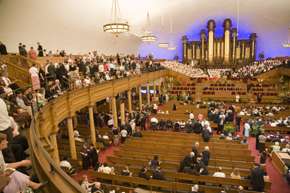 The funeral of President James E. Faust was held in the Tabernacle on Temple Square. President Gordon B. Hinckley conducted and the Mormon Tabernacle Choir performed.
© 2007 Intellectual Reserve, Inc. All rights reserved.