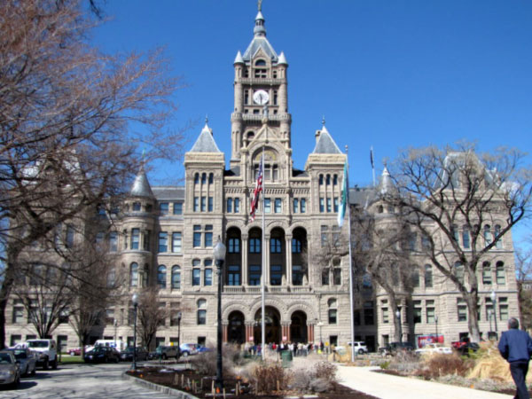 Salt Lake City government won't boycott Arizona