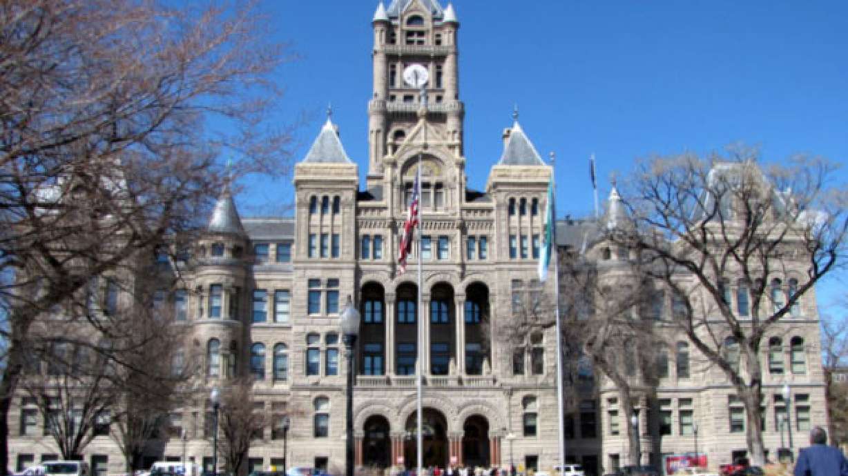 Salt Lake City government won't boycott Arizona