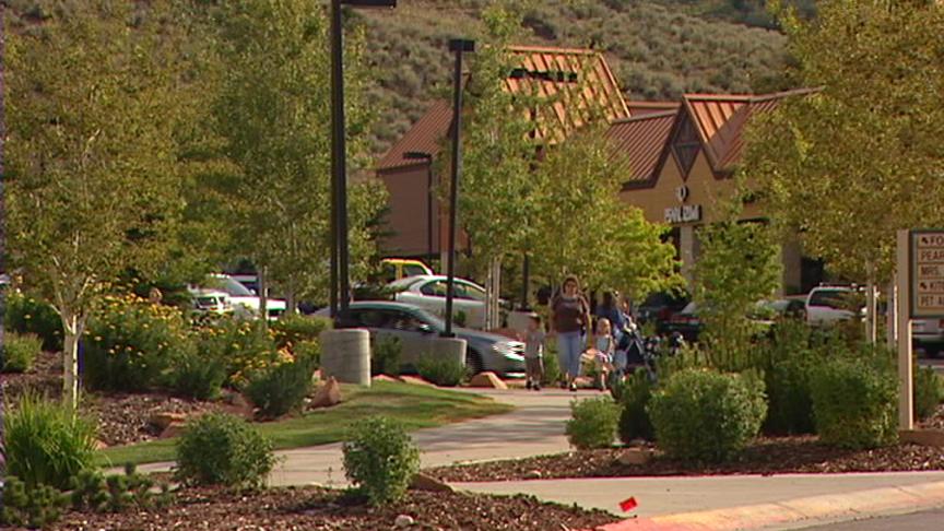 Pair Arrested for Shoplifting Discount Clothing