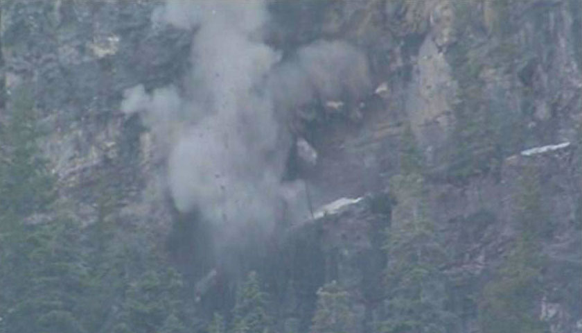 Crews blast rock at Timpanogos Cave