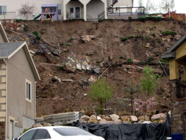 Spring storm thrashes northern Utah, endangers drivers