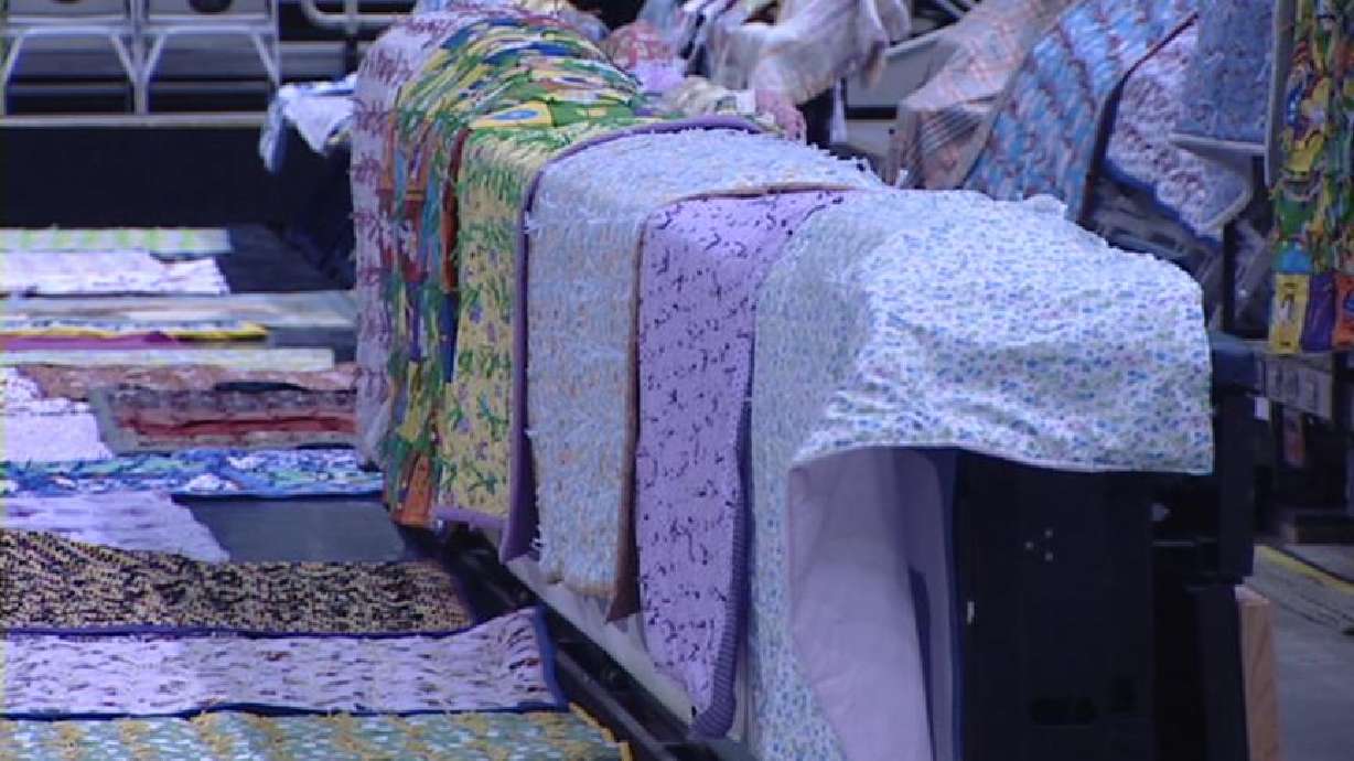 Delta Employees Donate Quilts to Children's Hospital