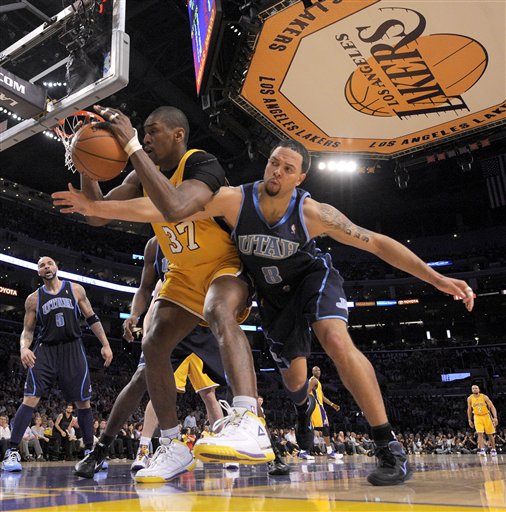 Jazz struggle to find answer for Lakers' size in Game 2