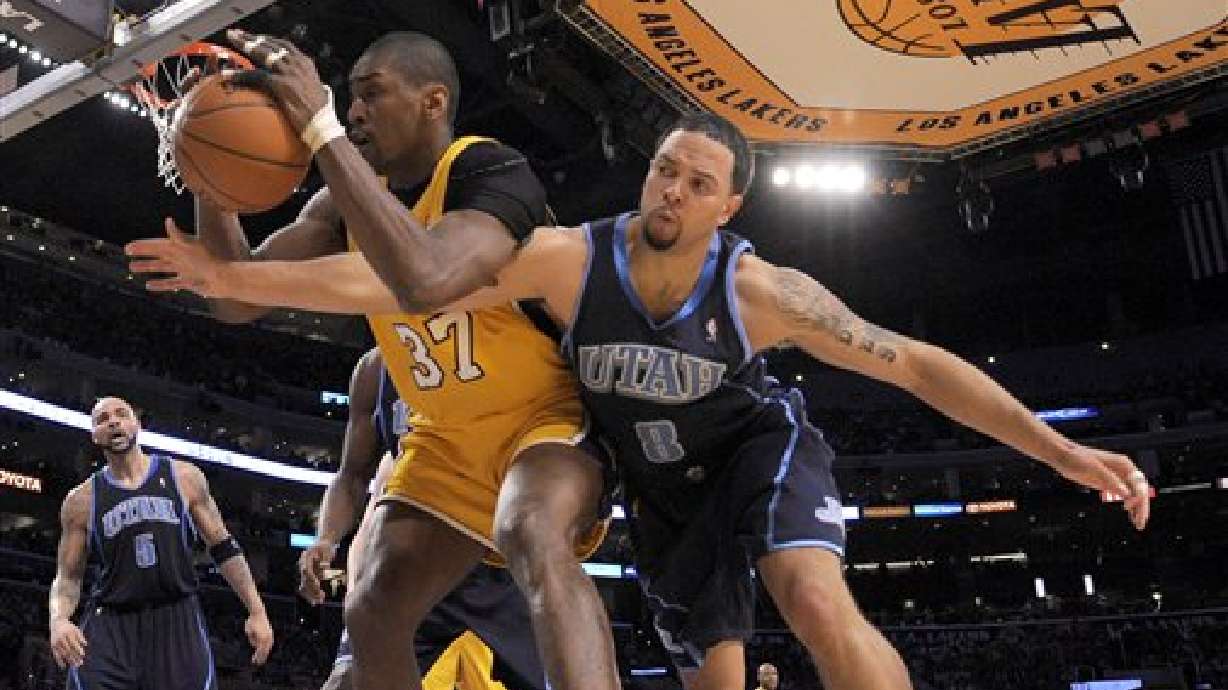 Jazz struggle to find answer for Lakers' size in Game 2