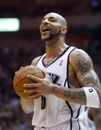 Boozer talking with Bulls