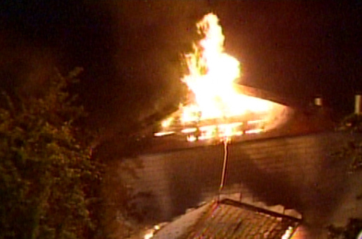 Man Makes Dramatic Escape from Burning Apartment