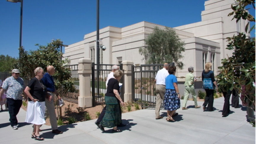 About 91,000 guests toured the temple during a three-week open house.