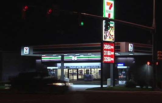 Robbery suspect takes wrong turn, crashes