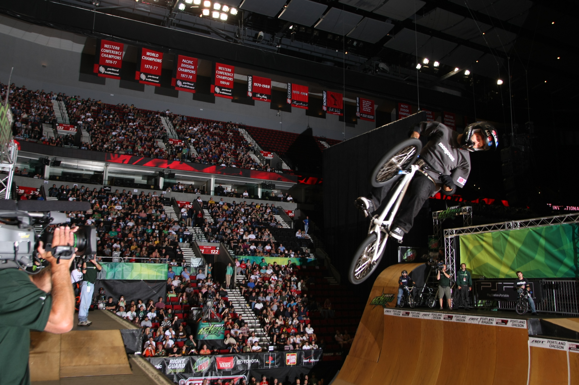 BMX Rages The City of Roses