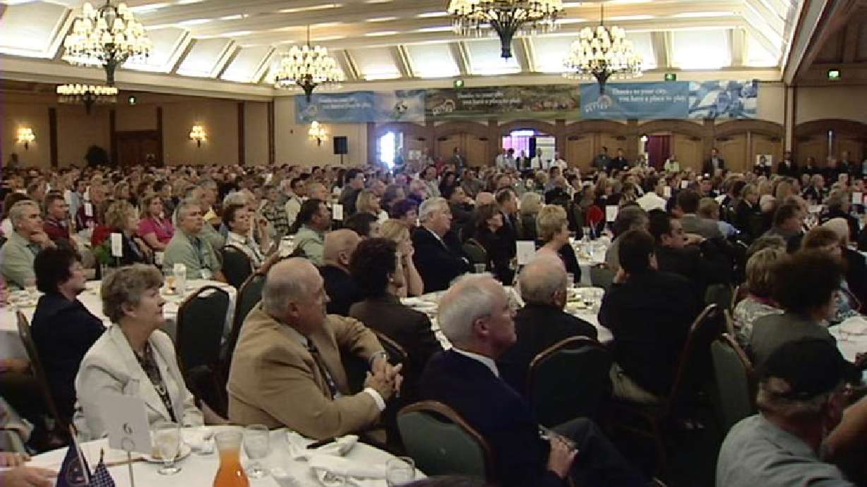 Hinckley and McCullough Honored by Utah Group