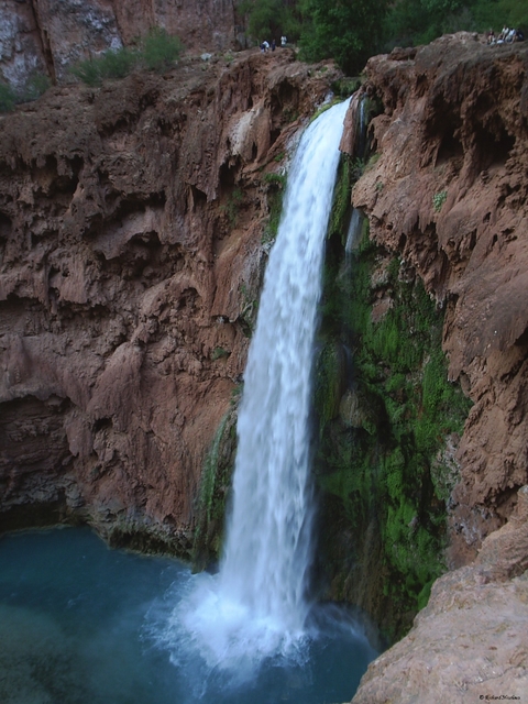 Utah man drowns in Arizona canyon waterfall 