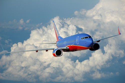 Laser pointer lights up planes, endangers aircrafts