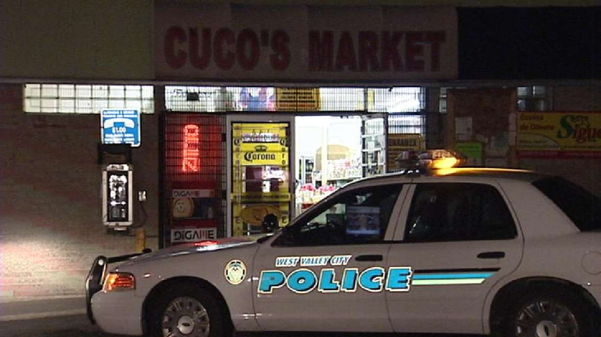 Police Searching for Man Who Robbed a Market at Gunpoint