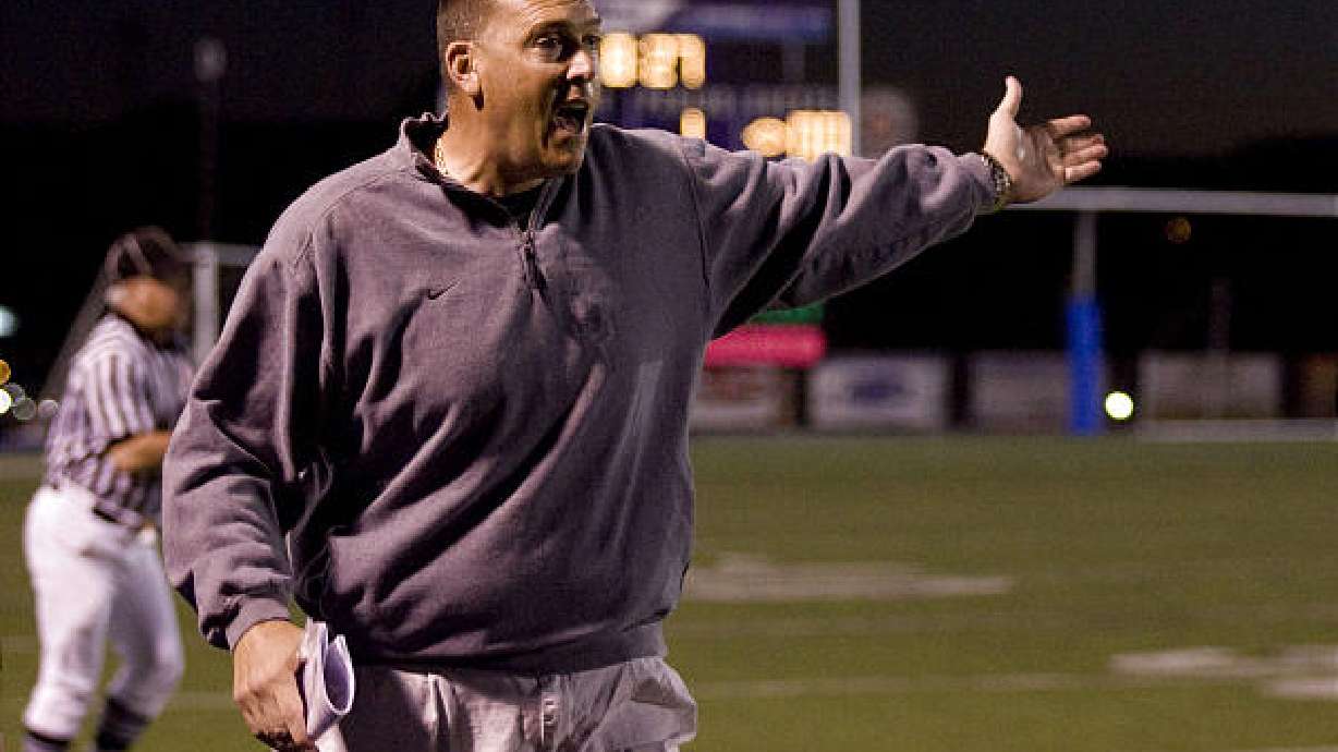 Cottonwood High School football coach passes away