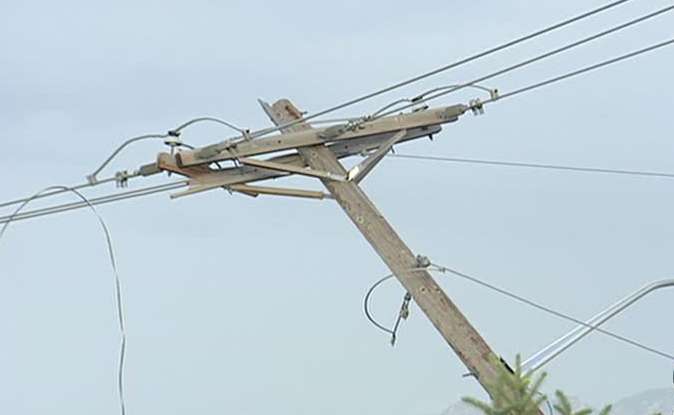 Crash knocks out power in West Valley City