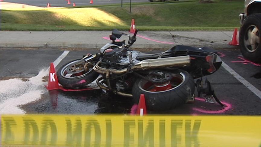 Motorcyclist dies after being thrown from his bike on Legacy Highway in Centerville