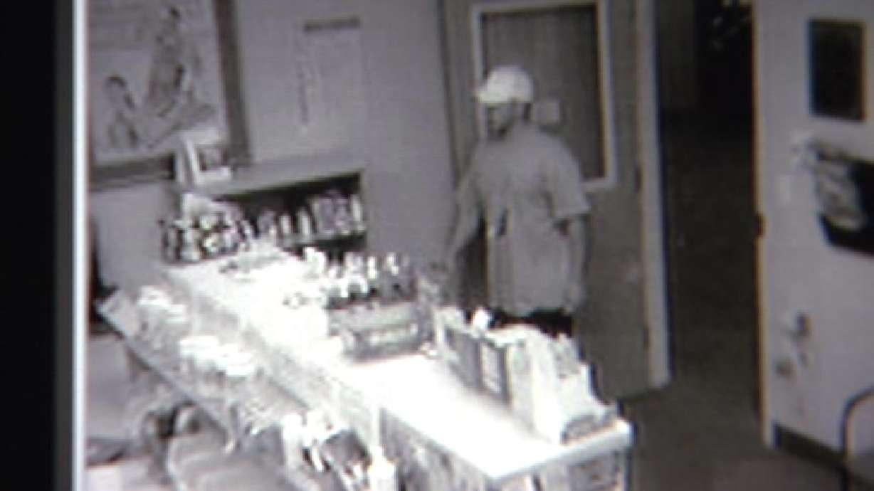 Man Robs Pharmacy for Oxycontin