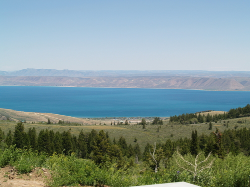 Search teams rescue 2 men from Bear Lake waters