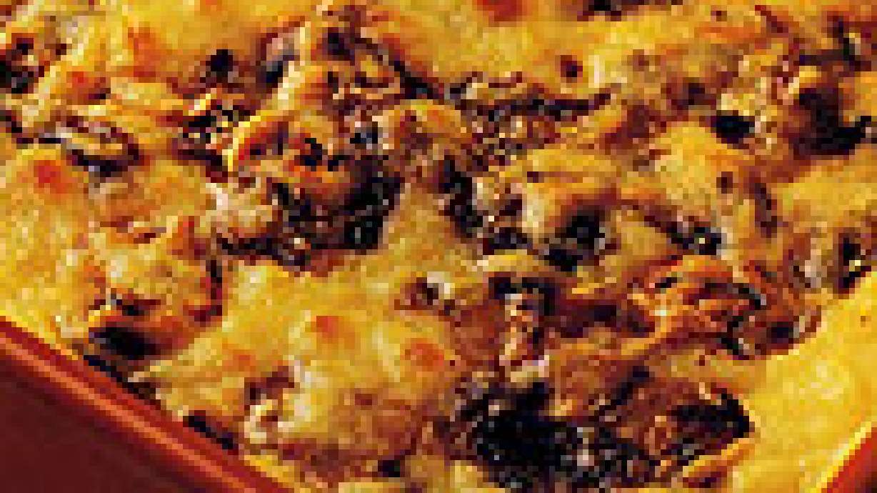 What's Cookin': Chicken and Mushrooms Over Baked Palenta
