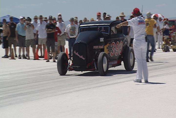 There's only one place where spectators are allowed to get very close at all: the starting line.