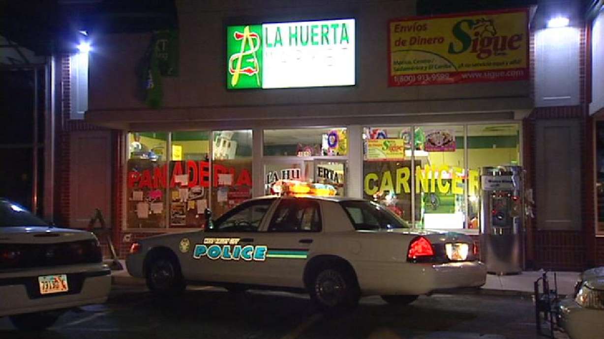 Police Search for Suspects in Mexican Market Robbery