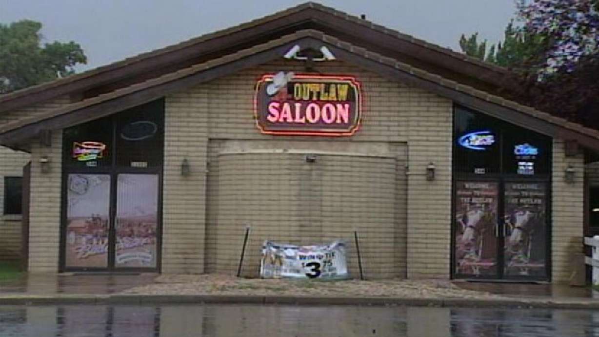 Deputies seek help in investigation of deadly bar fight