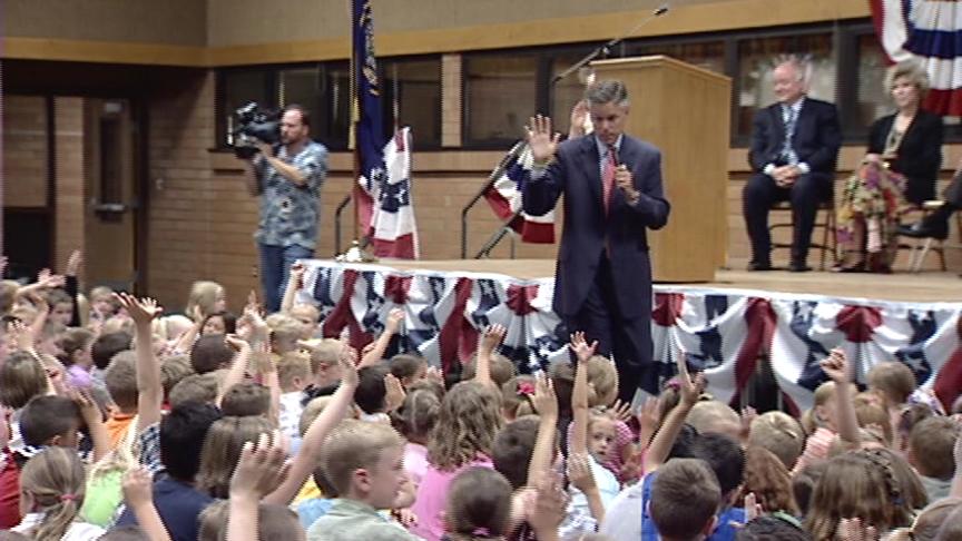 Governor Talks to Kids About Being Good Citizens