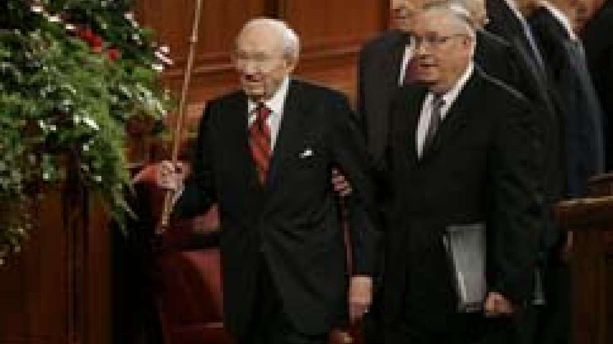 Pres. Hinckley Talks of Church Growth; New Leaders Address Conference