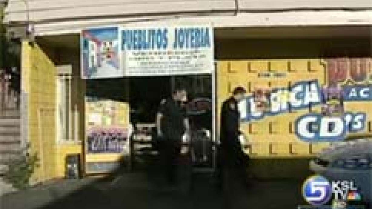 Man Tries to Rob Jewelry Store, Owner Fights Back