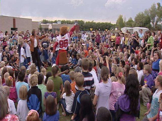 University of Utah mascot Swoop joined KSL News Thursday to congratulate students at Layton's Ellison Park Elementary School for meeting their reading goals.