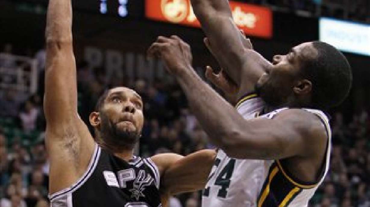 Duncan sets Spurs' scoring mark in win over Jazz