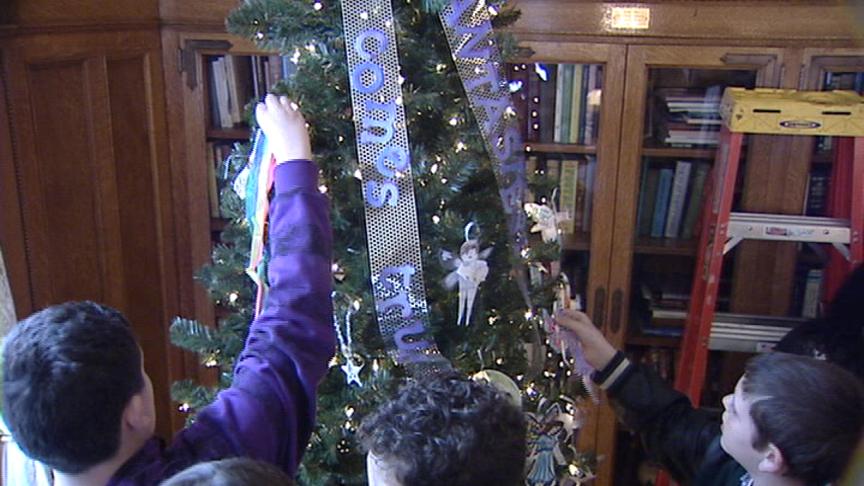 Governor's Mansion decorated and open for tours