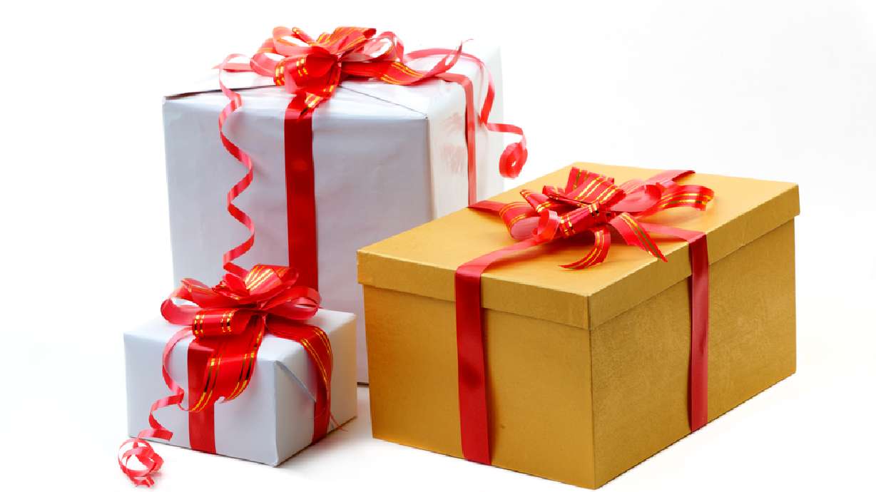 Tips for celebrating anniversaries, birthdays during the holidays