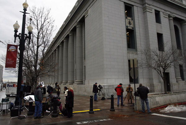 Jurors resume deliberations in Mitchell trial