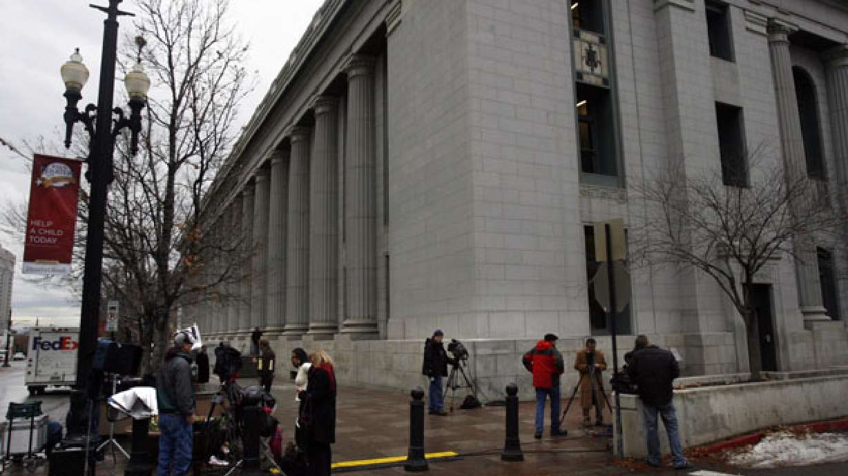 Jurors resume deliberations in Mitchell trial