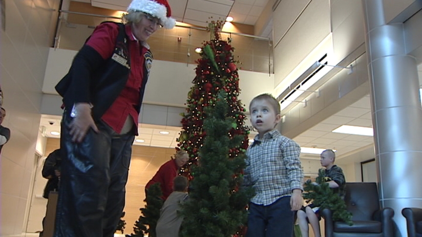 Burn victims at the U of U Medical Center get Christmas surprise
